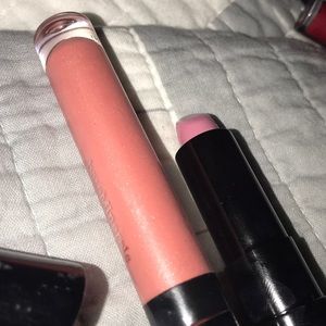 One lipstick, one lipgloss